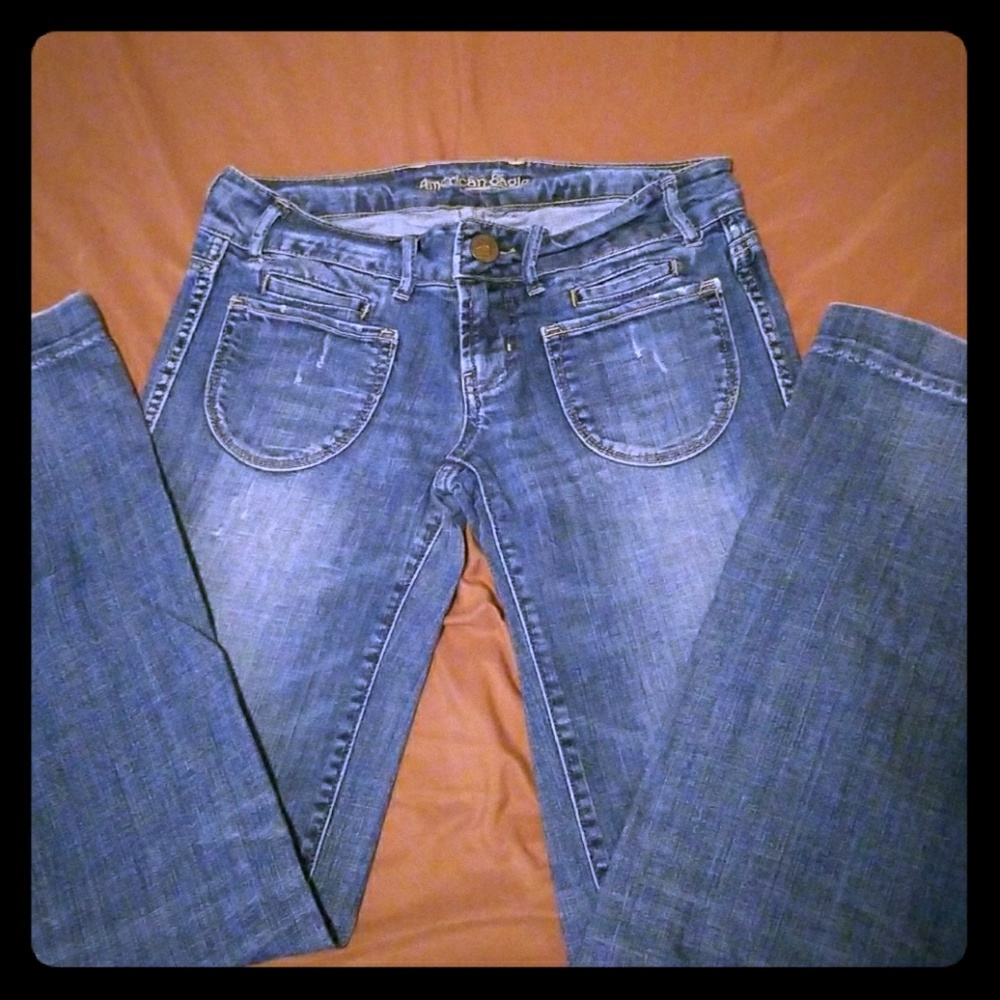 AMERICAN EAGLE JEANS